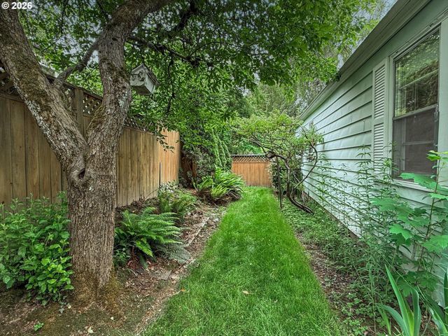 9554 Se TENINO Ct, Portland, OR 97266