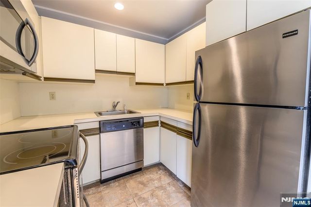 1-15 Coles Avenue 3B, Hackensack, NJ 07601