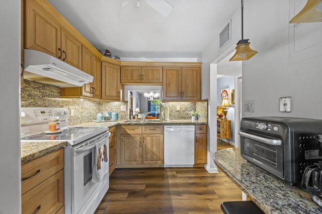 860 SE 6th Avenue 409, Deerfield Beach, FL 33441