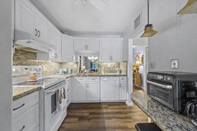 860 SE 6th Avenue 409, Deerfield Beach, FL 33441