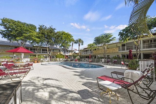 860 SE 6th Avenue 409, Deerfield Beach, FL 33441