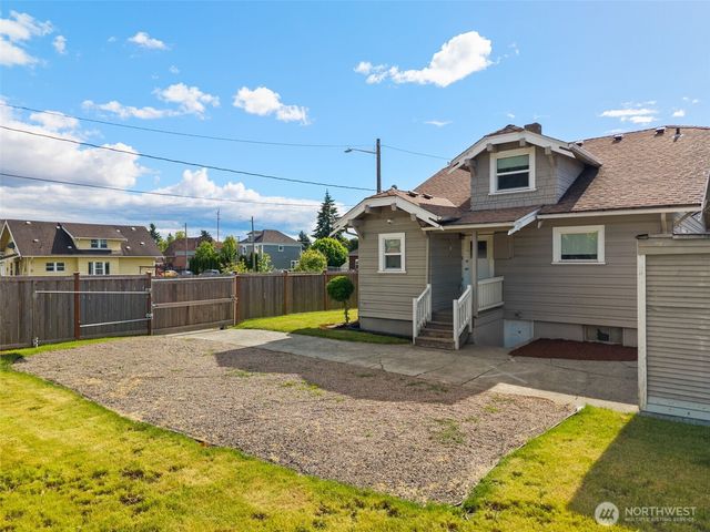 1921 Martin Luther King Jr Wy, Tacoma, WA 98405