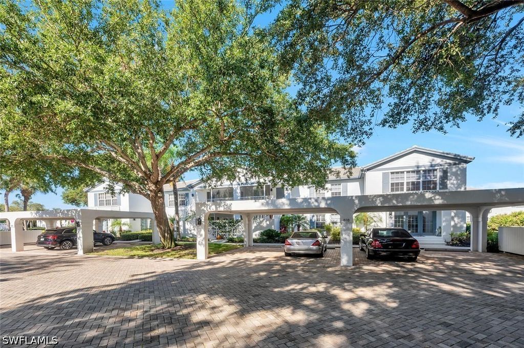 818 Tanbark DR 103, Naples, FL 34108