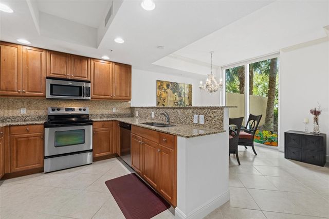 800 N TAMIAMI TRAIL 103, Sarasota, FL 34236