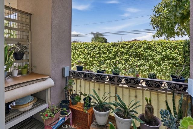 17888 Alburtis Avenue A105, Artesia, CA 90701