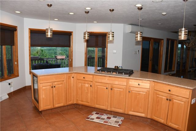 4050 Adelaide Hls, Connellsville, PA 15425
