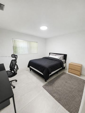 800 NE 2nd Court, Hallandale Beach, FL 33009