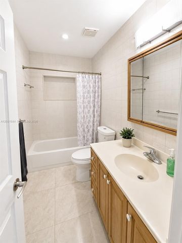 800 NE 2nd Court, Hallandale Beach, FL 33009