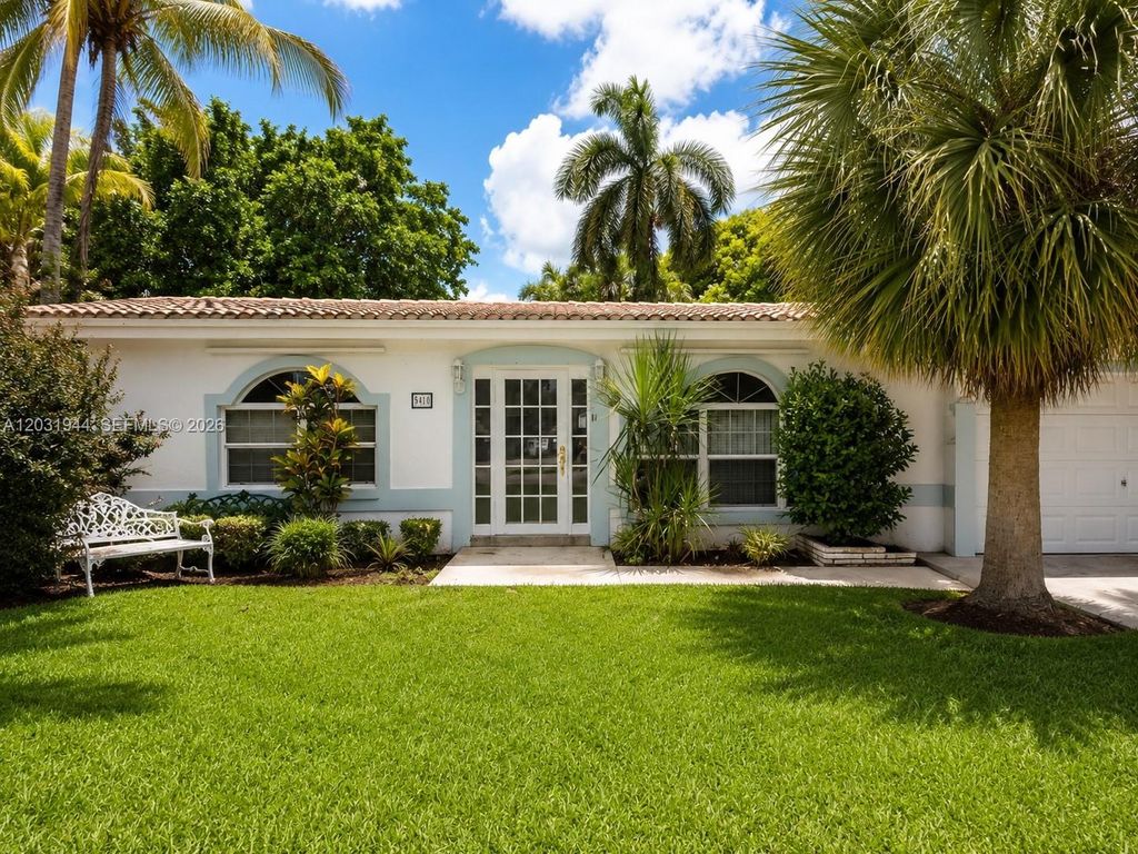 800 NE 2nd Court, Hallandale Beach, FL 33009