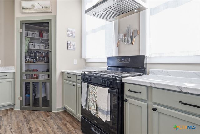 455 Buentello Rd, Victoria, TX 77905