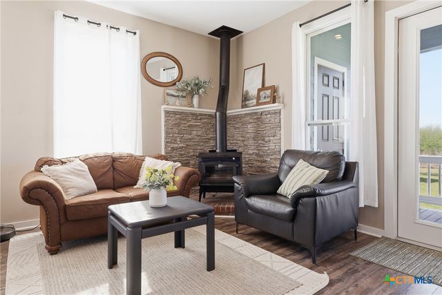 455 Buentello Rd, Victoria, TX 77905