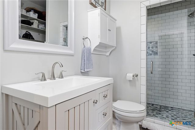 455 Buentello Rd, Victoria, TX 77905