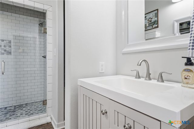 455 Buentello Rd, Victoria, TX 77905