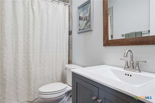 455 Buentello Rd, Victoria, TX 77905