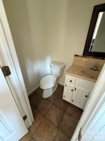 1441 Shirebourn None, Hickory, NC 28602