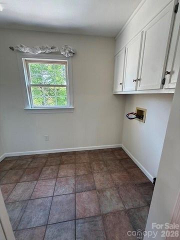 1441 Shirebourn None, Hickory, NC 28602