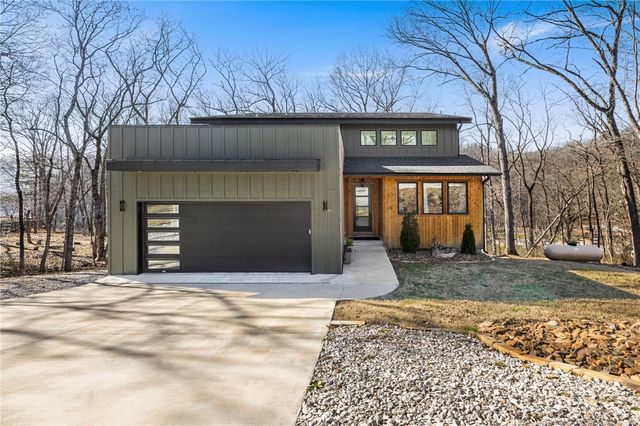 12 Manchester Drive, Bella Vista, AR 72714