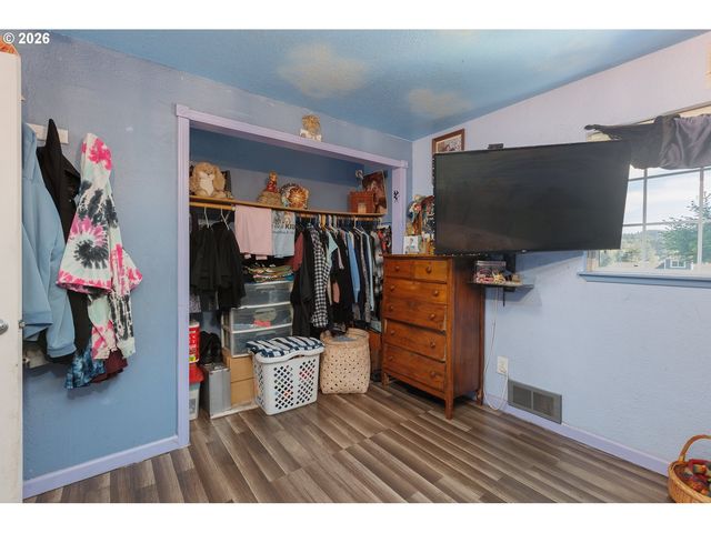 5053 Ne 50TH St, Neotsu, OR 97364