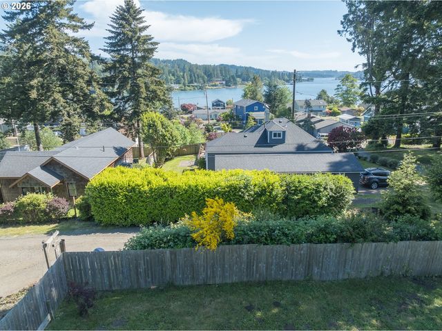 5053 Ne 50TH St, Neotsu, OR 97364