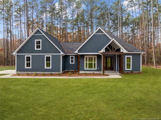 323 Leland Lane, Raeford, NC 28376
