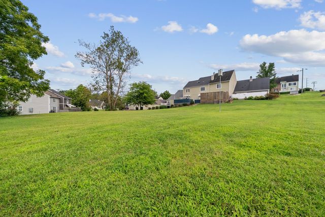 405 Raintree Pl, Hermitage, TN 37076