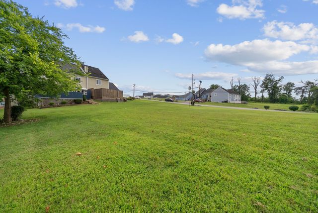 405 Raintree Pl, Hermitage, TN 37076