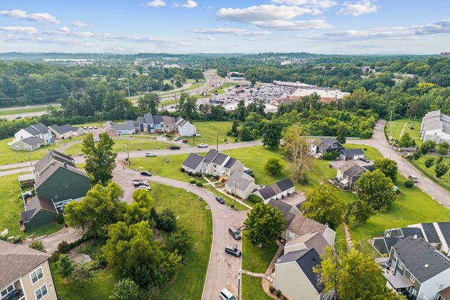 405 Raintree Pl, Hermitage, TN 37076