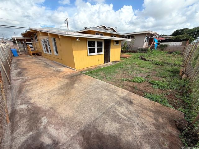 1468 Noelani Street, Pearl City, HI 96782