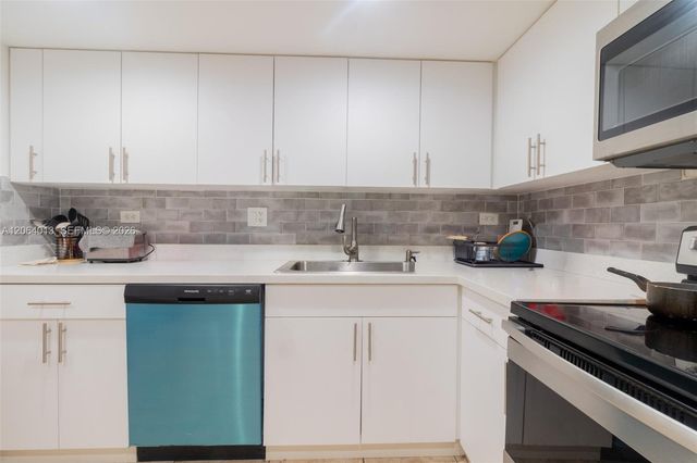 251 174th Street 808, Sunny Isles Beach, FL 33160
