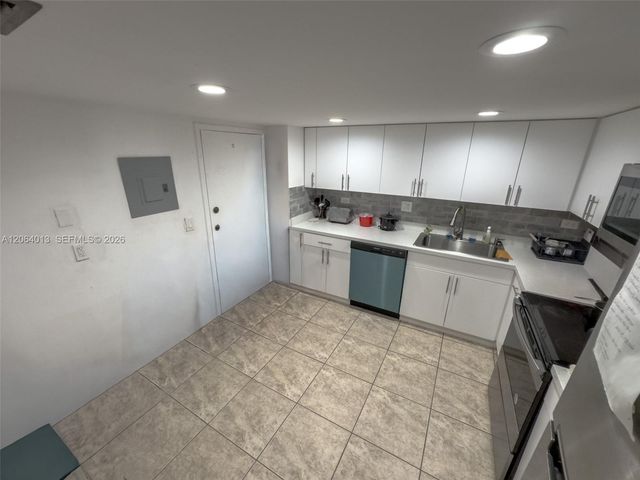 251 174th Street 808, Sunny Isles Beach, FL 33160