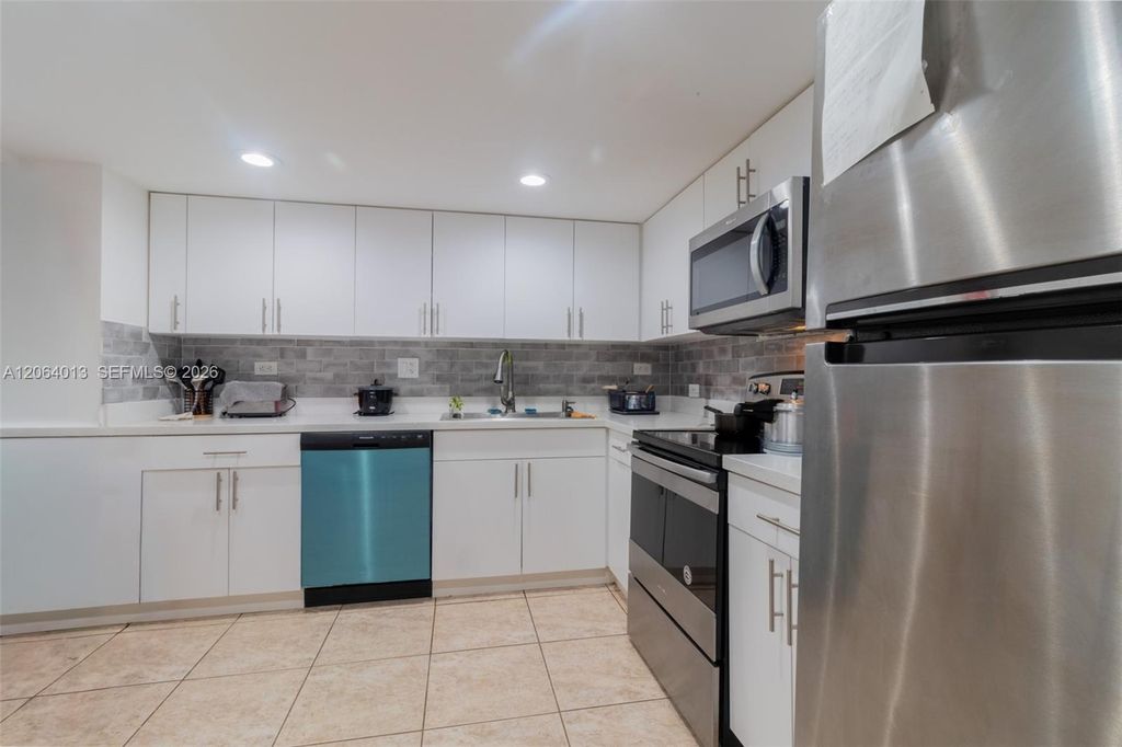 251 174th Street 808, Sunny Isles Beach, FL 33160