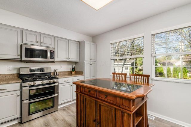 2412 Birch Bark Trail, Grove City, OH 43123