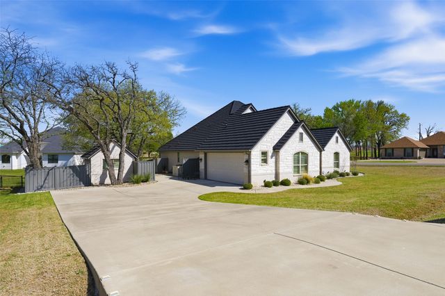 8501 Kingsley Circle, Granbury, TX 76049