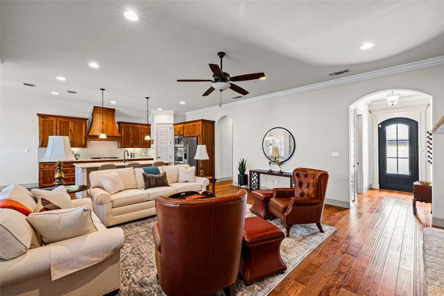 8501 Kingsley Circle, Granbury, TX 76049