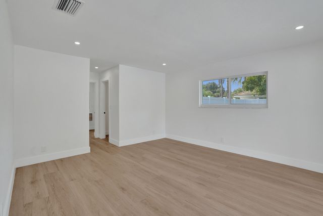 2009 SW 36TH Avenue, Delray Beach, FL 33445