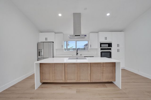 2009 SW 36TH Avenue, Delray Beach, FL 33445