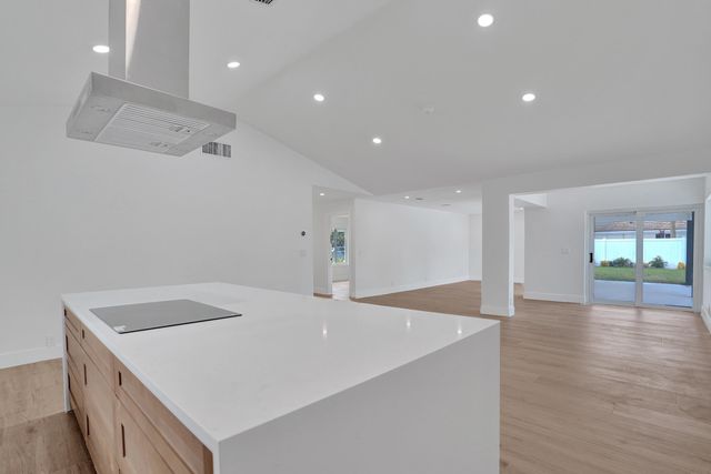 2009 SW 36TH Avenue, Delray Beach, FL 33445