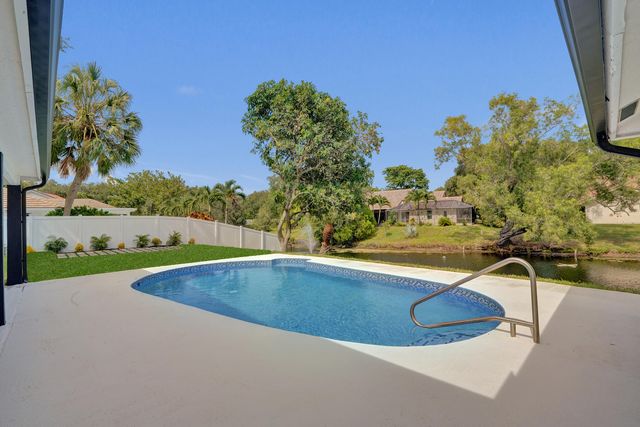 2009 SW 36TH Avenue, Delray Beach, FL 33445