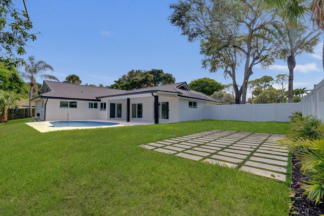2009 SW 36TH Avenue, Delray Beach, FL 33445