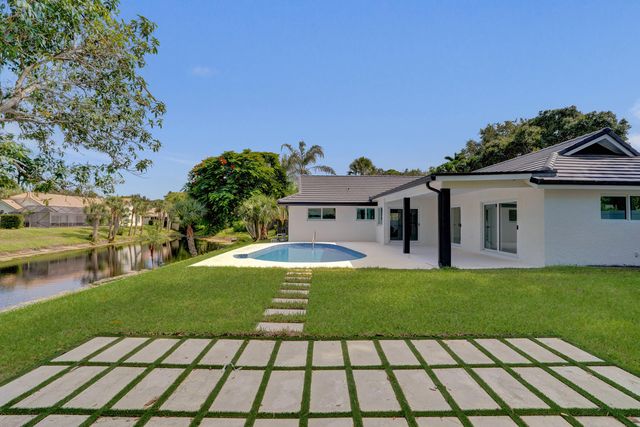 2009 SW 36TH Avenue, Delray Beach, FL 33445