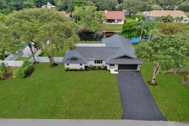 2009 SW 36TH Avenue, Delray Beach, FL 33445