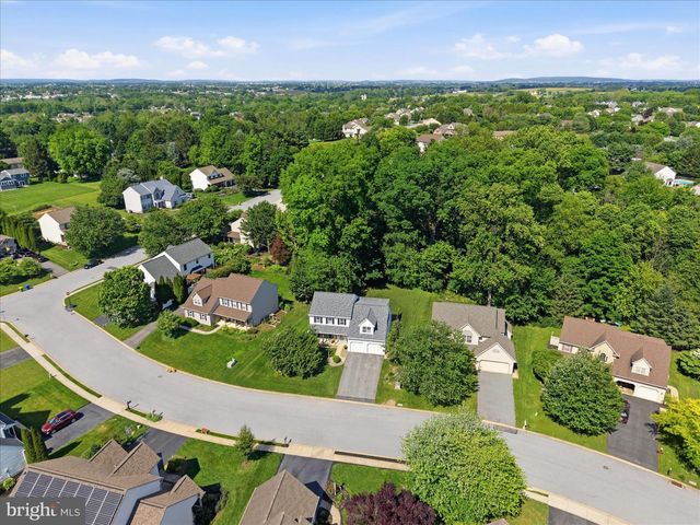 216 JUNIPER DR, Lancaster, PA 17602