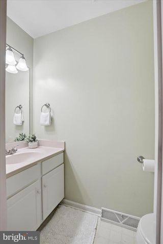 216 JUNIPER DR, Lancaster, PA 17602