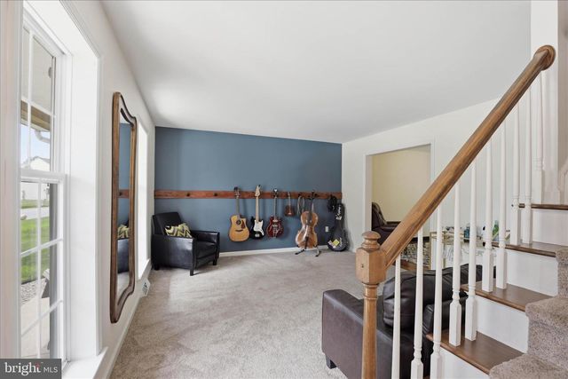 216 JUNIPER DR, Lancaster, PA 17602
