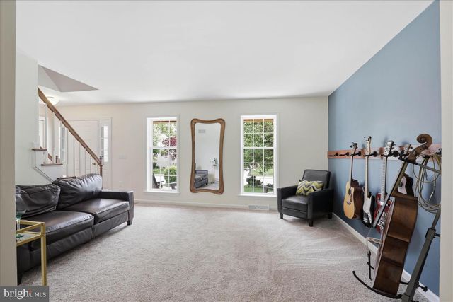 216 JUNIPER DR, Lancaster, PA 17602