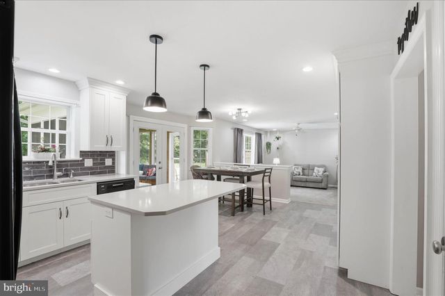 216 JUNIPER DR, Lancaster, PA 17602