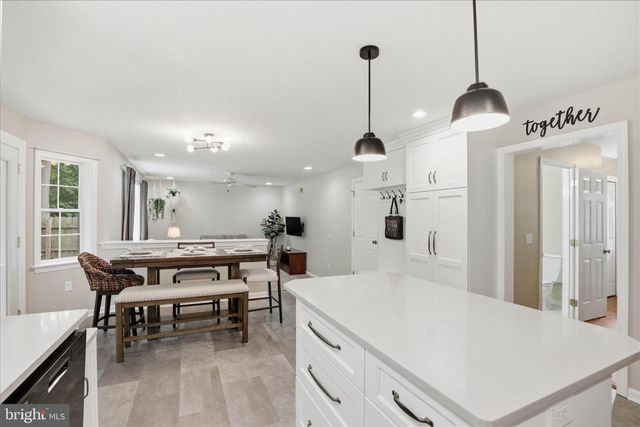 216 JUNIPER DR, Lancaster, PA 17602