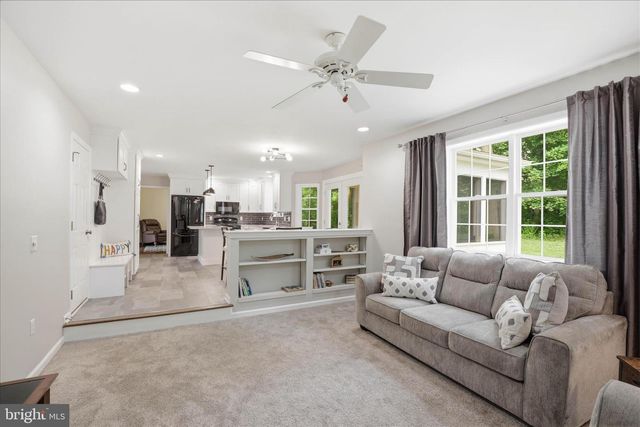 216 JUNIPER DR, Lancaster, PA 17602