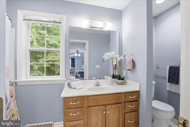 216 JUNIPER DR, Lancaster, PA 17602