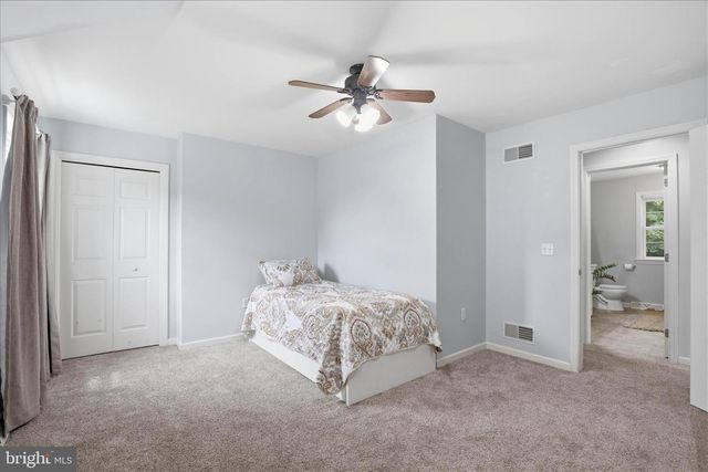 216 JUNIPER DR, Lancaster, PA 17602